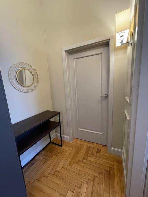 Crown Pearl - Wonderful Apartment, 110Scm, 4 Rooms Krakau Buitenkant foto