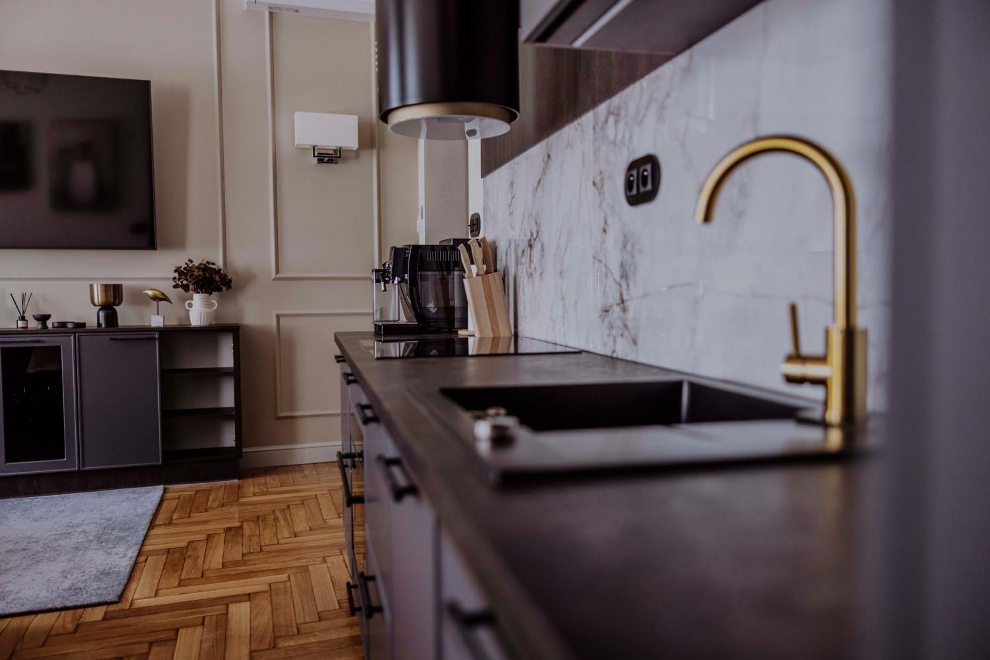 Crown Pearl - Wonderful Apartment, 110Scm, 4 Rooms Krakau Buitenkant foto