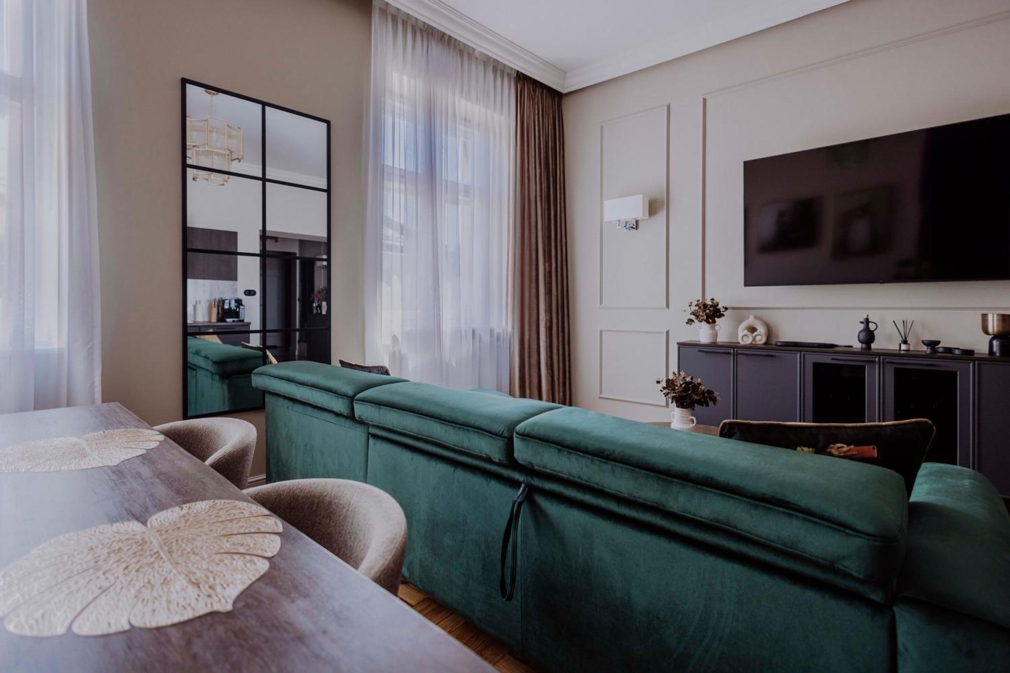 Crown Pearl - Wonderful Apartment, 110Scm, 4 Rooms Krakau Buitenkant foto
