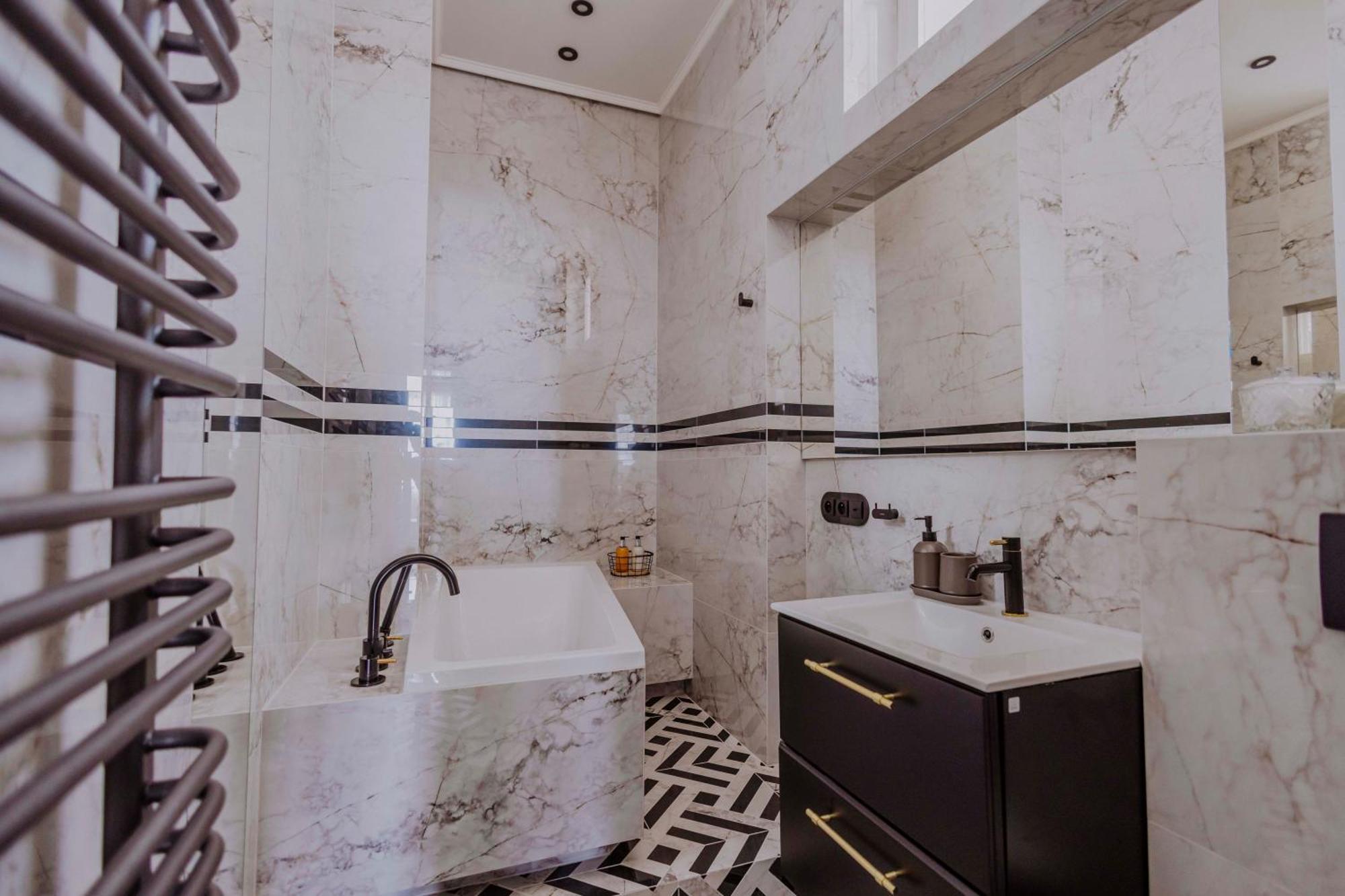 Crown Pearl - Wonderful Apartment, 110Scm, 4 Rooms Krakau Buitenkant foto
