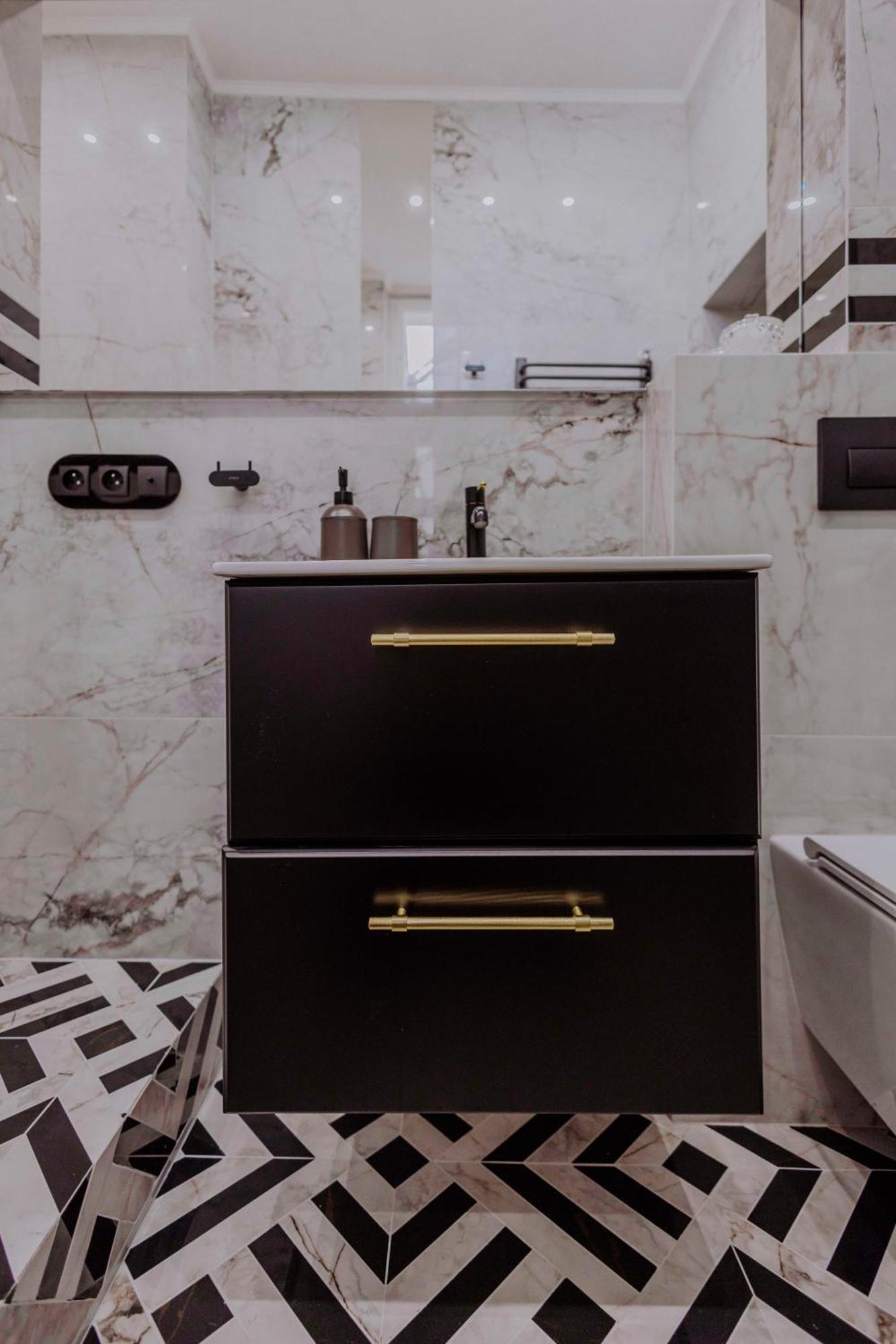 Crown Pearl - Wonderful Apartment, 110Scm, 4 Rooms Krakau Buitenkant foto