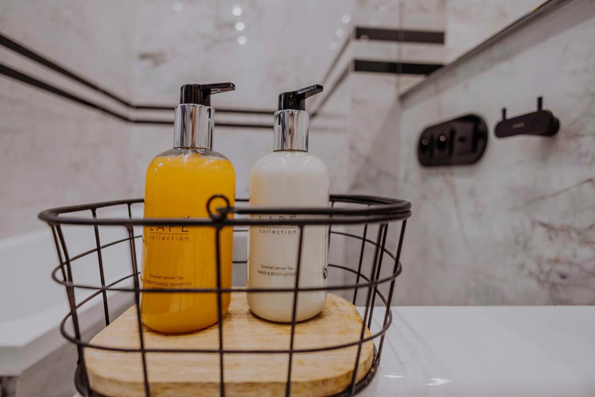 Crown Pearl - Wonderful Apartment, 110Scm, 4 Rooms Krakau Buitenkant foto